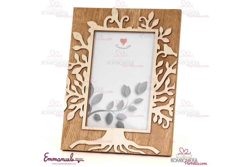 http://www.bombonieraperfetta.com/images/watermarked/1/detailed/19/D6651-Portafoto-13x18-albero-vita-cuorematto-bombonieraperfetta-emmanueleregali.jpg