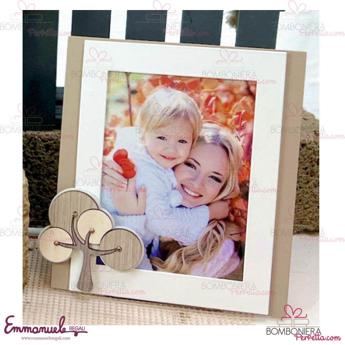 http://www.bombonieraperfetta.com/images/watermarked/1/detailed/21/CLO-01-3-Portafoto-grande-fango-albero024-neg%C3%B2-bombonieraperfetta-emmanueleregali.jpg
