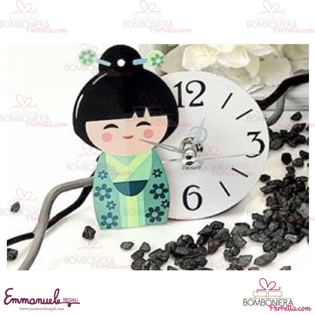 http://www.bombonieraperfetta.com/images/watermarked/1/detailed/21/KOK-V03-Orologio-piccolo-kokeshi-verde-neg%C3%B2-bombonieraperfetta-emmanueleregali.jpg