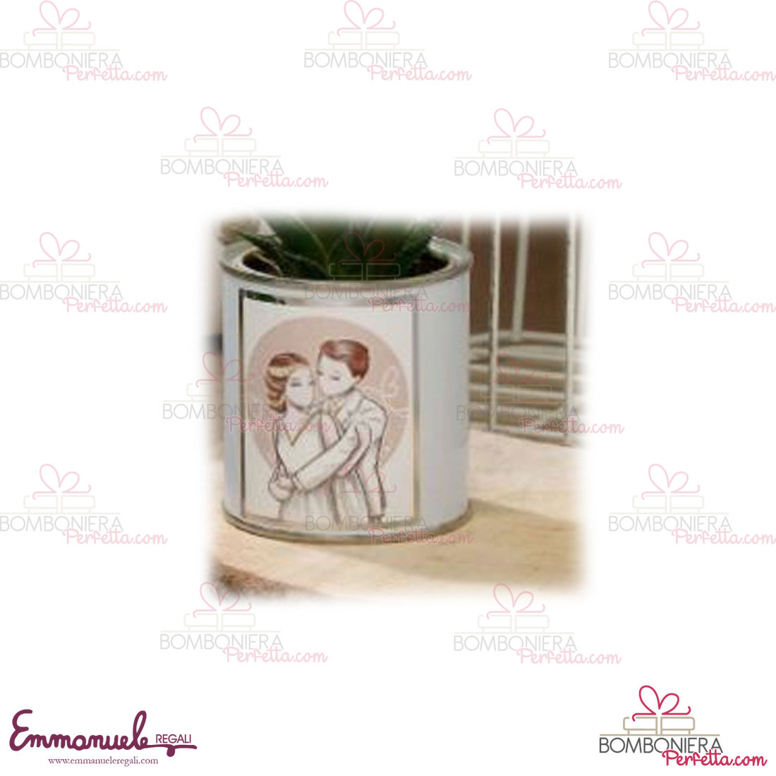 http://www.bombonieraperfetta.com/images/watermarked/1/detailed/22/NG24023-Fleur-vasetto-senza-piantina-Sposi-neg%C3%B2-bombonieraperfetta-emmanueleregali.jpg