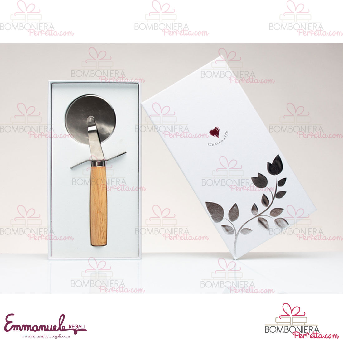 http://www.bombonieraperfetta.com/images/watermarked/1/detailed/26/D6848-Tagliapizza-cuorematto-bombonieraperfetta-emmanueleregali.jpg