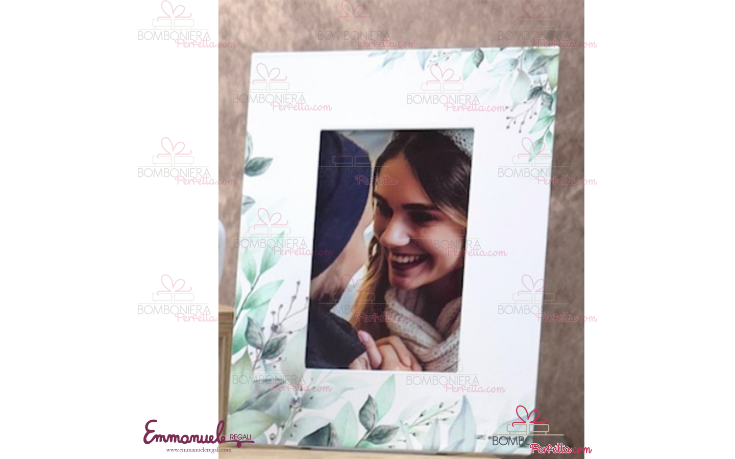 http://www.bombonieraperfetta.com/images/watermarked/1/detailed/28/25VER-01-1-Portafoto-piccolo-foglie-neg%C3%B2-bombonieraperfetta-emmanueleregali.png