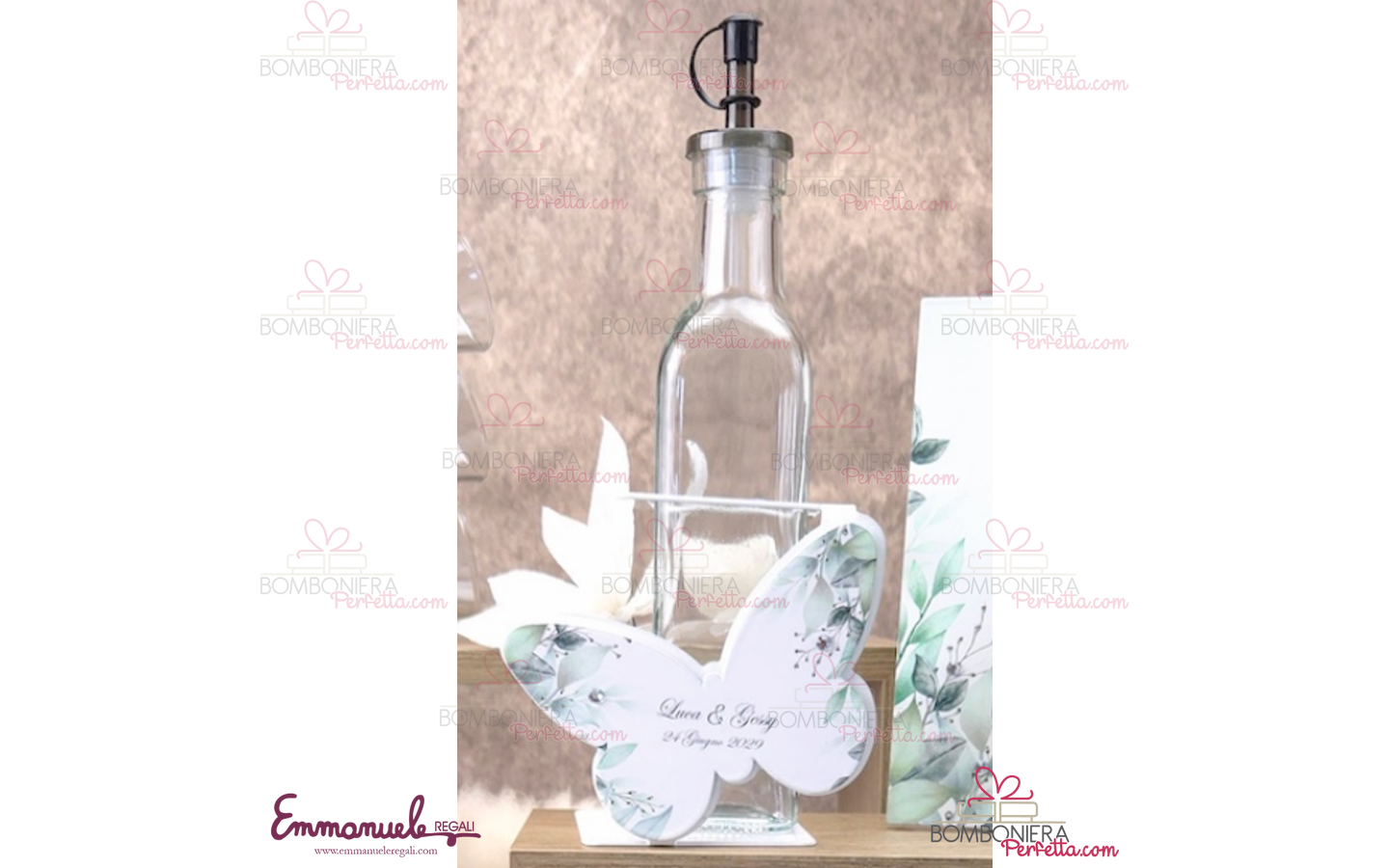 http://www.bombonieraperfetta.com/images/watermarked/1/detailed/28/25VER-10-Oliera-singola-farfalla-personalizzabile-neg%C3%B2-bombonieraperfetta-emmanueleregali.png