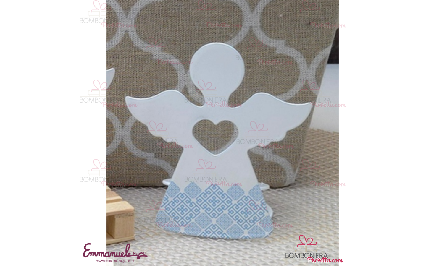 http://www.bombonieraperfetta.com/images/watermarked/1/detailed/29/25ANG-A02-Angelo-azzurro-con-t-light-neg%C3%B2-bombonieraperfetta-emmanueleregali.png