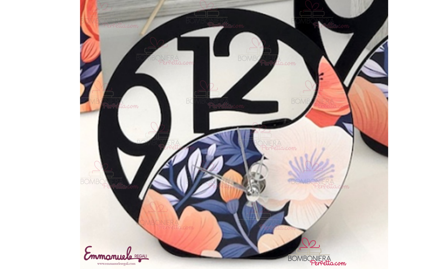 http://www.bombonieraperfetta.com/images/watermarked/1/detailed/29/25KAT-03-Orologio-piccolo-stampa-floreale-neg%C3%B2-bombonieraperfetta-emmanueleregali.png