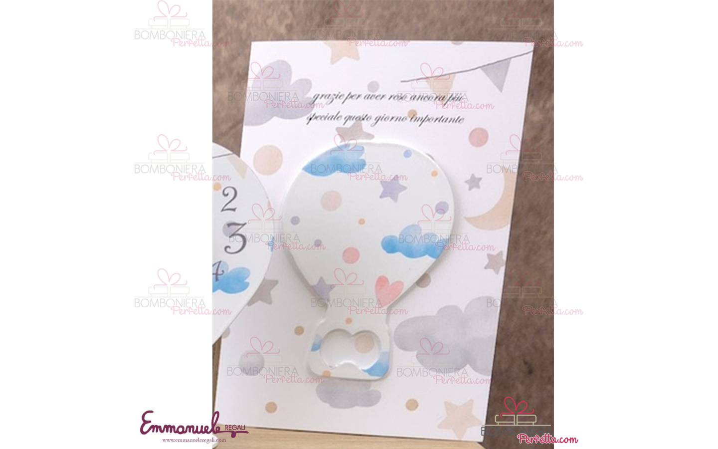http://www.bombonieraperfetta.com/images/watermarked/1/detailed/29/25NIC-S-M-Stappo-con-cartoncino-mongolfiera-neg%C3%B2-bombonieraperfetta-emmanueleregali.png