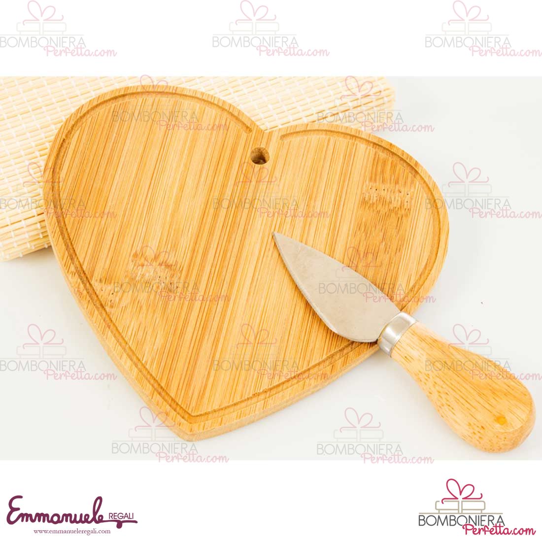 tagliere_singolo_a_forma_di_cuore_15x135cm_D5827_con_coltello_tagliaformaggio_incluso_e_scatola_regalo_bombonieraperfetta