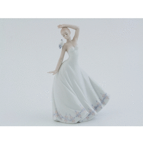 D7396-Damina-con-colomba-su-spalla-Morenadesign-bombonieraperfetta-emmanueleregali-