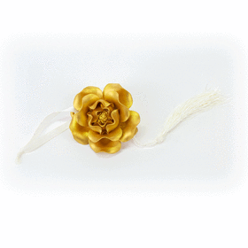 54215-Appendino-calamita-fiore-oro-porcellana-lestelle-bombonieraperfetta-emmanueleregali-